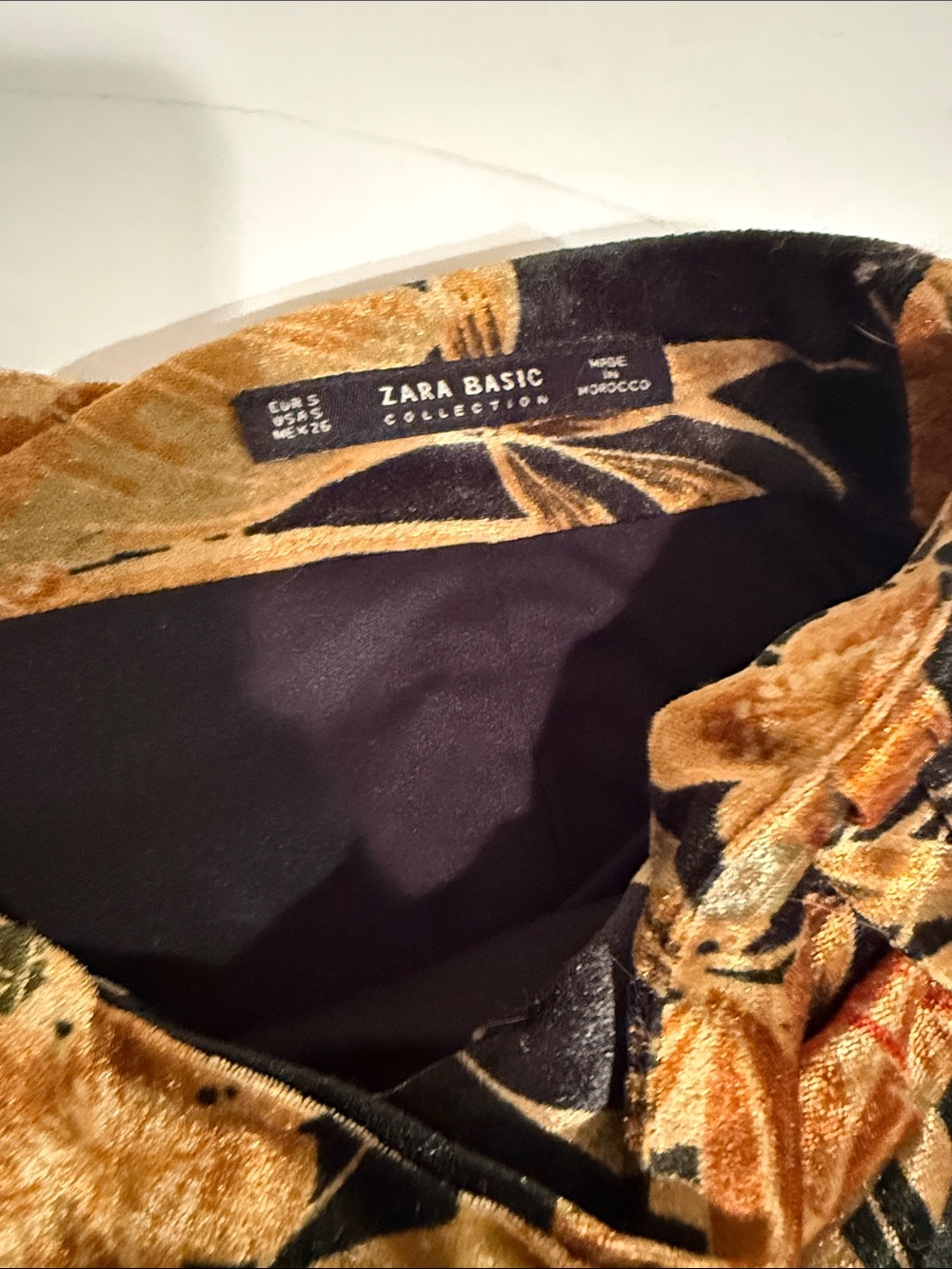 Zara Basic Velvet Floral Mini Skirt in Gold and Black